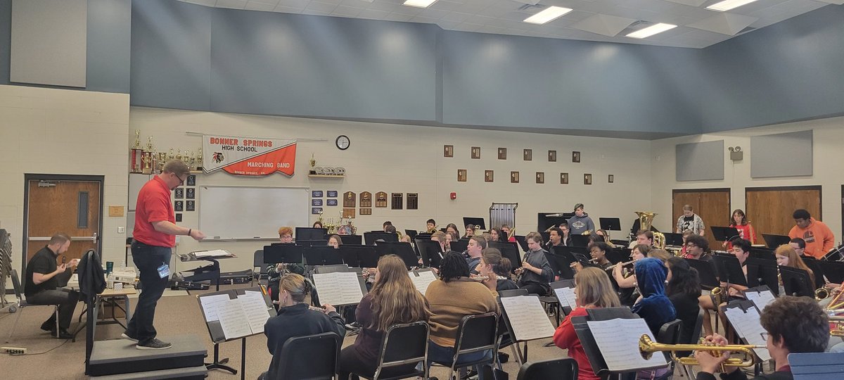 BSHSBands's tweet photo. We had the privilege to host Dr. Corey Seapy from the University of Central Missouri to clinic our band as well as Basehor-Linwood and Lansing High School Concert Bands today in preparation for large group.  @UCMBands #greatdaytobebrave https://t.co/v9YD8wOCAt