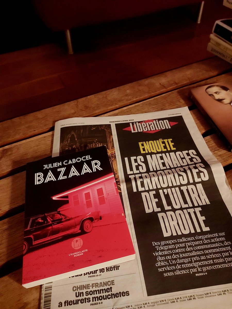 BarrMarie's tweet image. Plaisir de rentrer 🚘 chez soi  ! 📚🗞 #HomeSweetHome  #LectureDuSoir