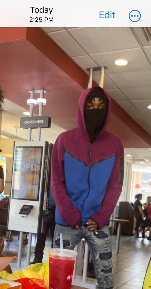 oceanoc's tweet photo. Armed robbery at @McDonalds  8407 Colesville rd. Silver Spring MD 
@mcpnews  
@McDonalds didn’t even bother to call cops while they robbing people in front of them. 
#robbery #Police #Maryland https://t.co/7LLlzxjhOW