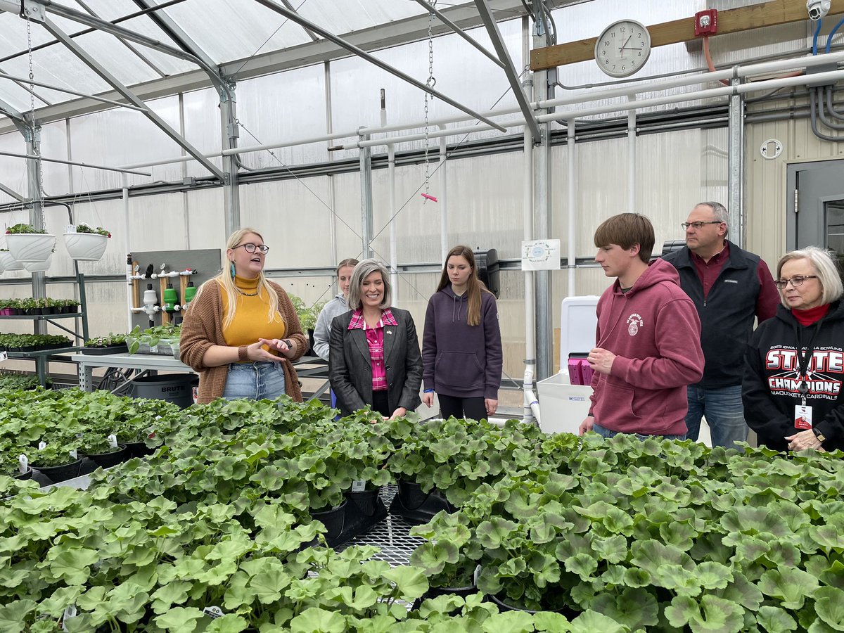 SenJoniErnst's tweet photo. The future of our rural communities are in the hands of our #Iowa students! Great to hear from Maquoketa High School students in Jackson County at the Ag Learning Center where they can study agriculture and explore the workforce opportunities in the industry. https://t.co/wJmIbV5aWA