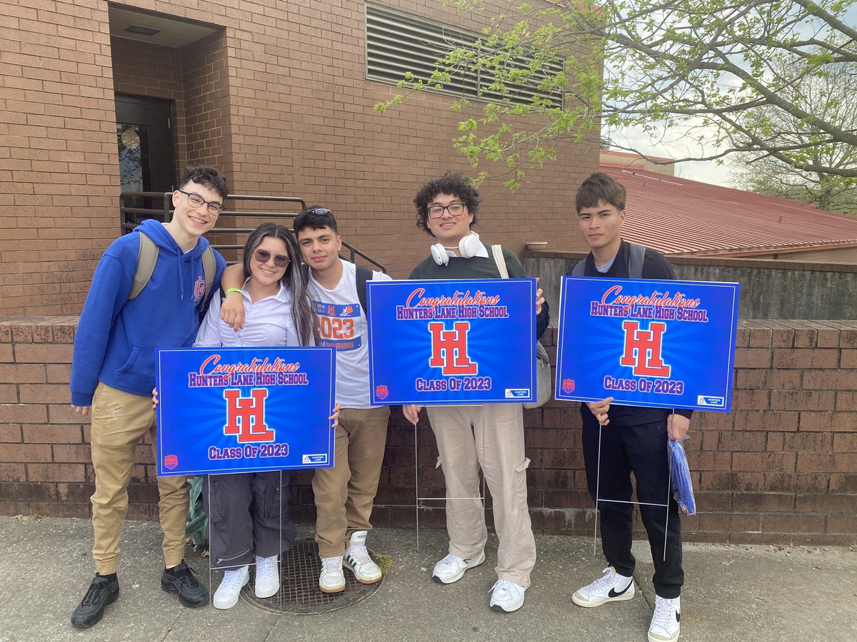 hunters_lane's tweet photo. You want to make a senior happy? Give them their Class of 2023 yard sign to proudly display in their neighborhood (and it makes for cool college dorm decor too)! @MetroSchools https://t.co/r63Fj1K1P6