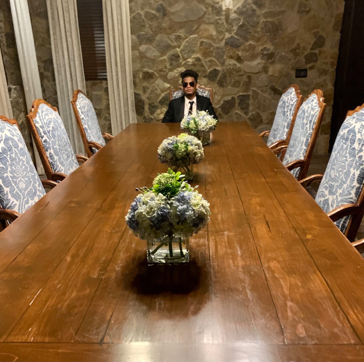 ARagubar's tweet photo. Taking care of business https://t.co/FkVLX34mIJ