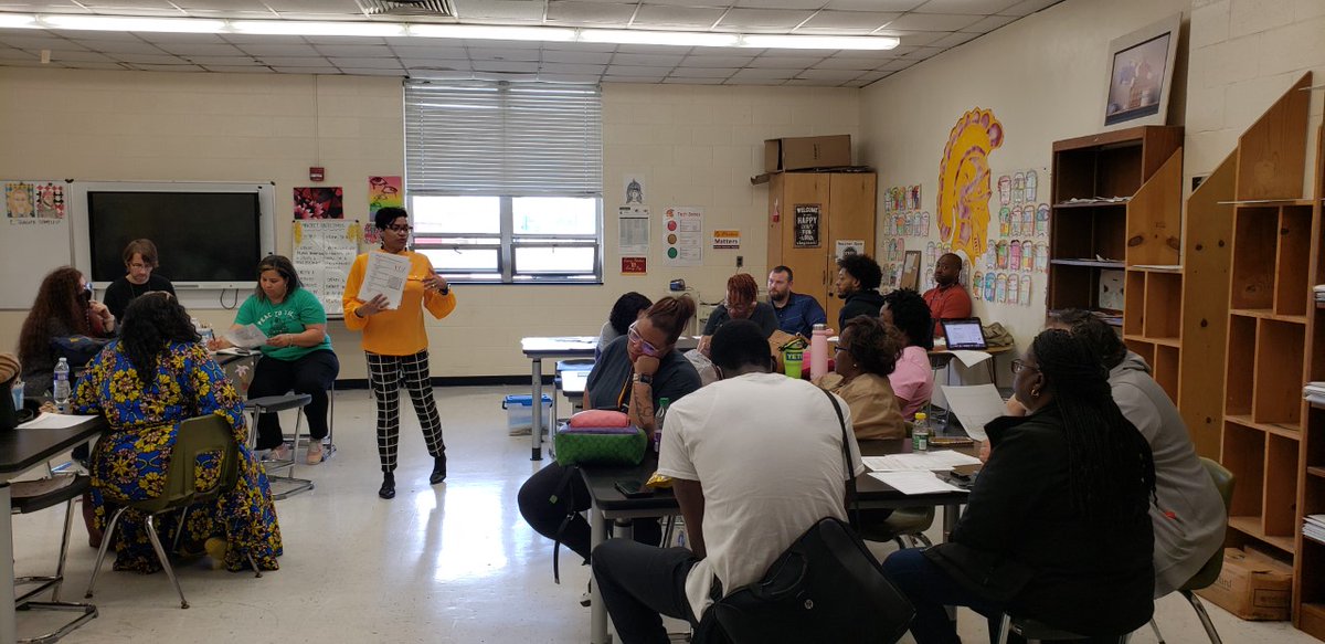 NPSchools_VA's tweet image. #BookerTWashington HS instructors recently attended professional development training that teaches teachers how to turn data into specific plans that can enhance their response to students &amp;amp; how to modify their teaching methods for improved student learning outcomes. ❤️📚➕🧪🌎