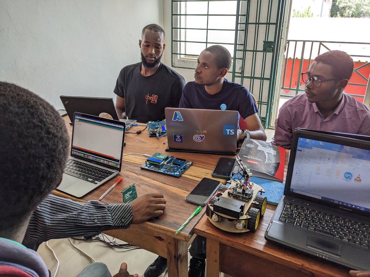 HeziTechhub's tweet image. Learning Embedded Systems with Arduino uno
#embededsystems
#arduino
#STEMeducation  #EORobotics