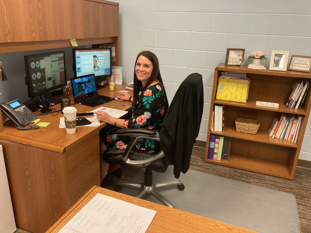 CAESCougars's tweet photo. For National Assistant Principal's week, we would like to recognize Mrs. Amanda DeRight! Her dedication for our staff and students doesn't go unnoticed. She is always willing to go the extra mile for our Cougar Family!  Your passion for education is contagious! #caes #caescougars https://t.co/gMOQ6kOK2x