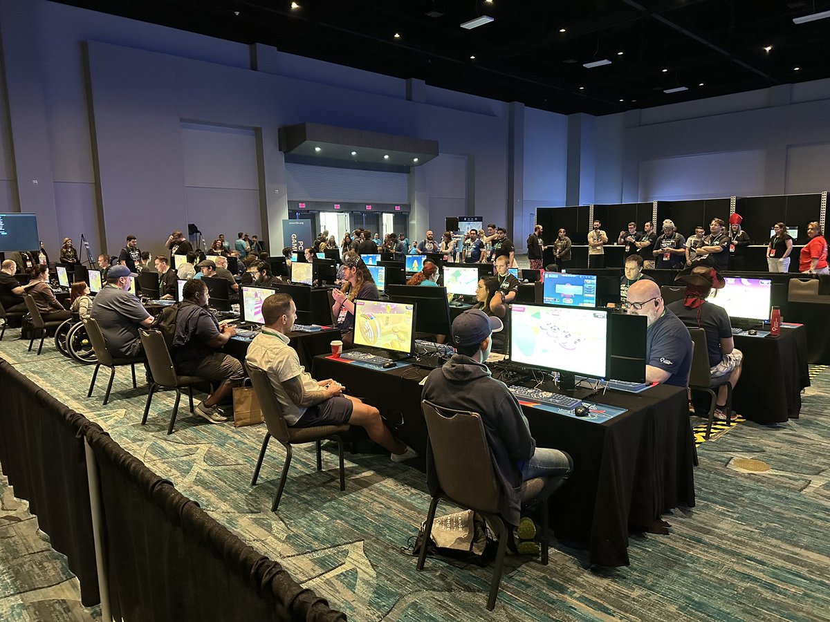 ExtraLifeSTL's tweet photo. One of our very own gamers, Matt from DEFCON 1 Gaming, is representing Extra Life St. Louis at Extra Life United in Orlando, FL this week. We hope you have an awesome experience @mattdunlop! Thank you for #playinggames to #healkids. ๐ฎ https://t.co/7ZrsDfcZie