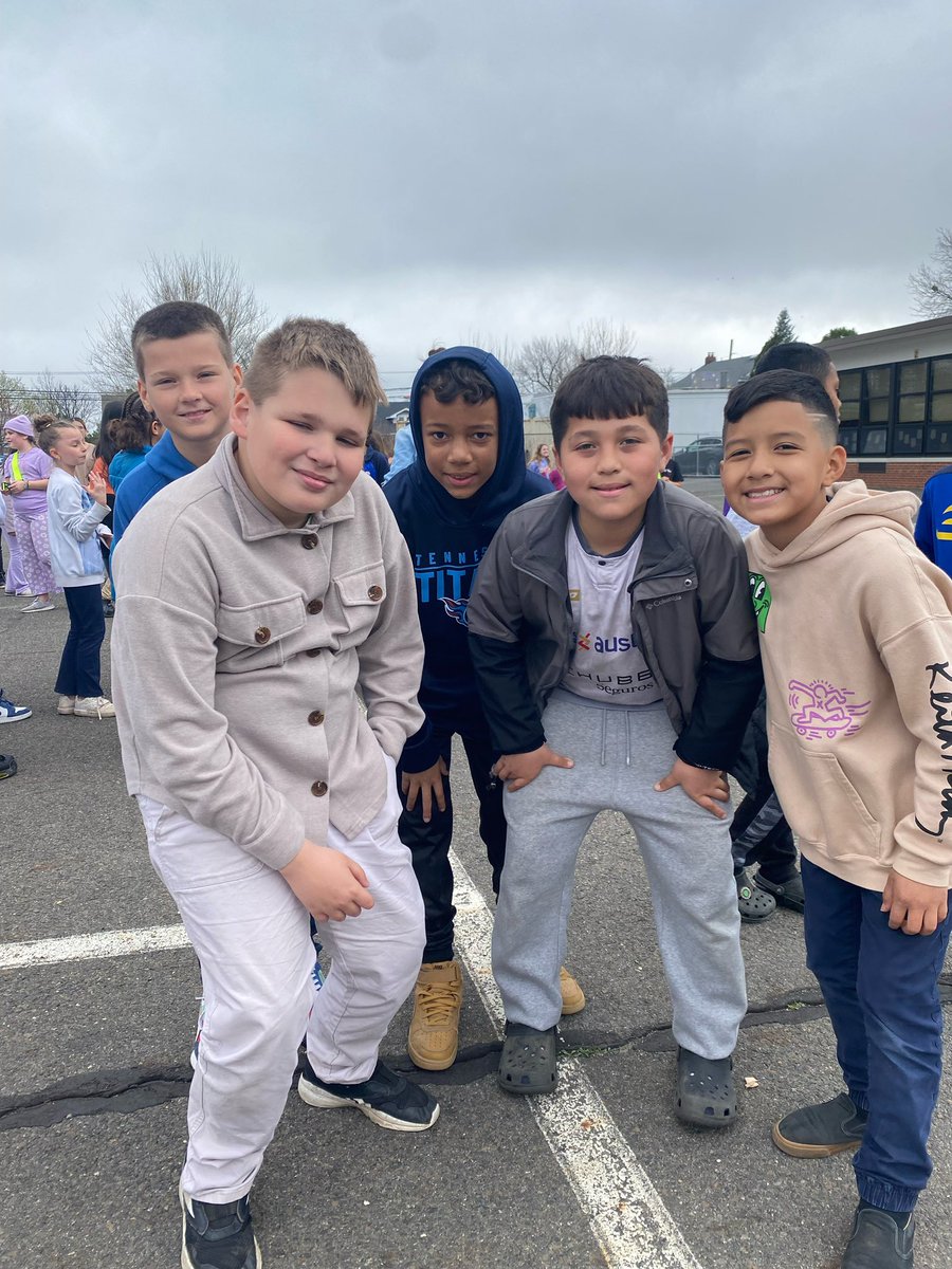 HTSD_MercerV's tweet photo. We are celebrating Light it up Blue week with a dance party! It has been a great week participating in many activities for #AutismAcceptanceMonth 
@WeAreHTSD https://t.co/BqyPbG0qUM