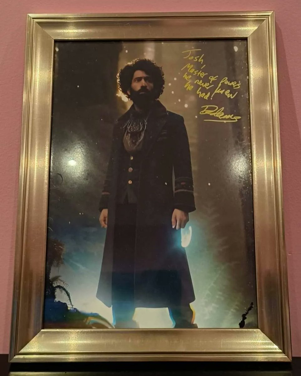 Robyn_TheReader's tweet photo. @agamingfrog and I got a wonderful surprise from @DavidWAdams1 in the mail today, look at these amazing framed portraits of our characters in his book saga: @DarkCornerVerse, these are truly so cool and will definitely be treasured 🥰 https://t.co/Zlpiaqz75T