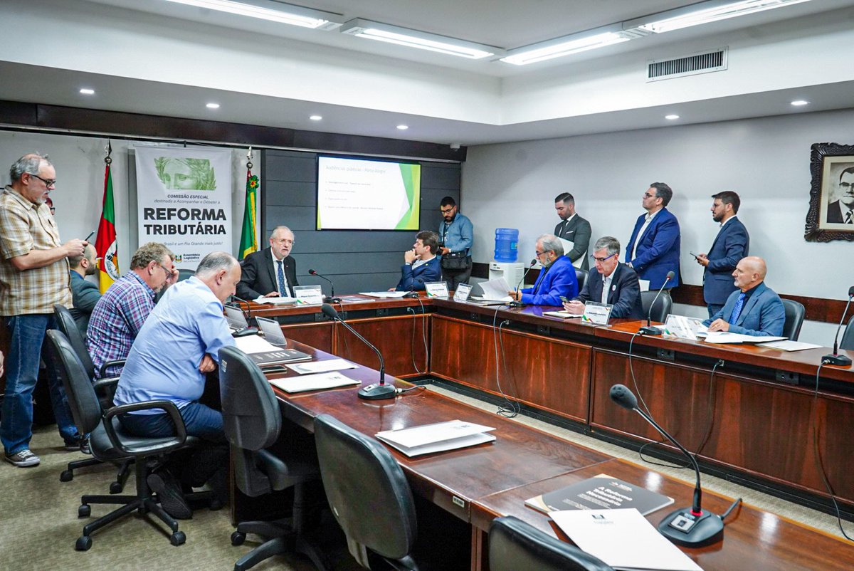 MiguelSRossetto's tweet photo. Hoje presidi a primeira reunião da Comissão Especial da Reforma Tributária na #alrs. Foram eleitos o relator e o vice relator e tb aprovamos o Plano de Trabalho, que vai promover um diálogo com o Governo Federal para construir uma Reforma Tributária mais justa! https://t.co/P9DXP8AG5T