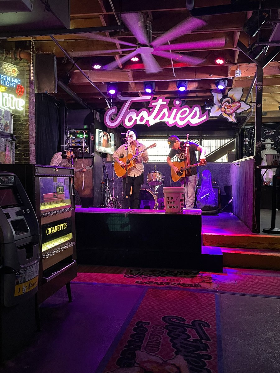 StephVic926's tweet photo. Ate some yummy #princeshotchicken and took a stroll down #honkeytonkhighway 

Then finished the day of walking through the #countryMUSIChallOFfame
 
#nashville #springbreak #roadtrip #thevicidominis #andithoughtilovedyouthen https://t.co/k5IfZG3Ql3