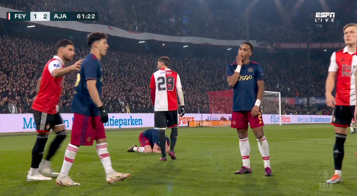 Football 24/7 on Twitter "Some football fans are so stupid. Klaassen