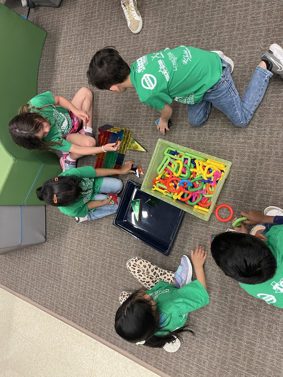 jonesteaches1's tweet photo. We’re so thankful for @pressNseale!!! Thanks for introducing us to the Innovation Station Cart! We can’t wait to continue to use the cart! #NewmanSpringTraining @hough_trista @CorreeCbond https://t.co/xYBaQ67qWt