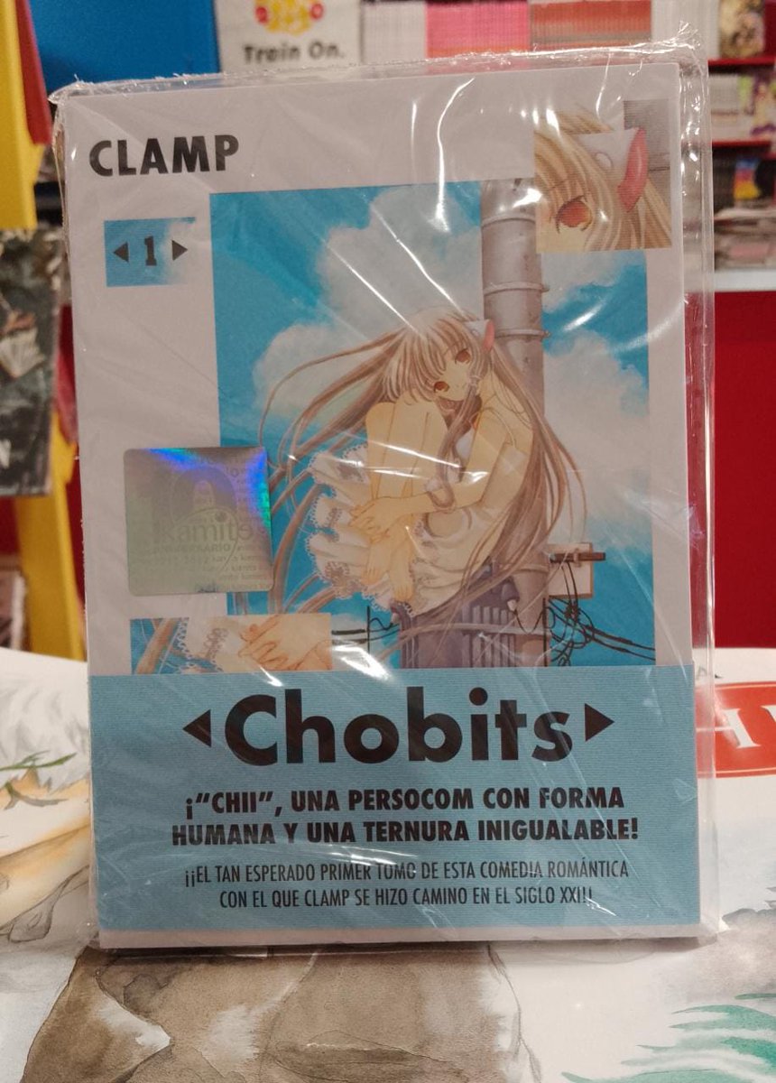 UsagiToKameMx's tweet image. Chobits #01
Ya tenemos esta entrañable historia que se centra en #HidekiMotosuwa 📷 y #Chii 📷, una #persocom o computadora con forma humana 📷📷, y que pueden encontrar el primer tomo de #chobits, que nos trae Kamite Manga en #UsagiToKame, ven por el tuyo a Plaza Niza #66 loc 02