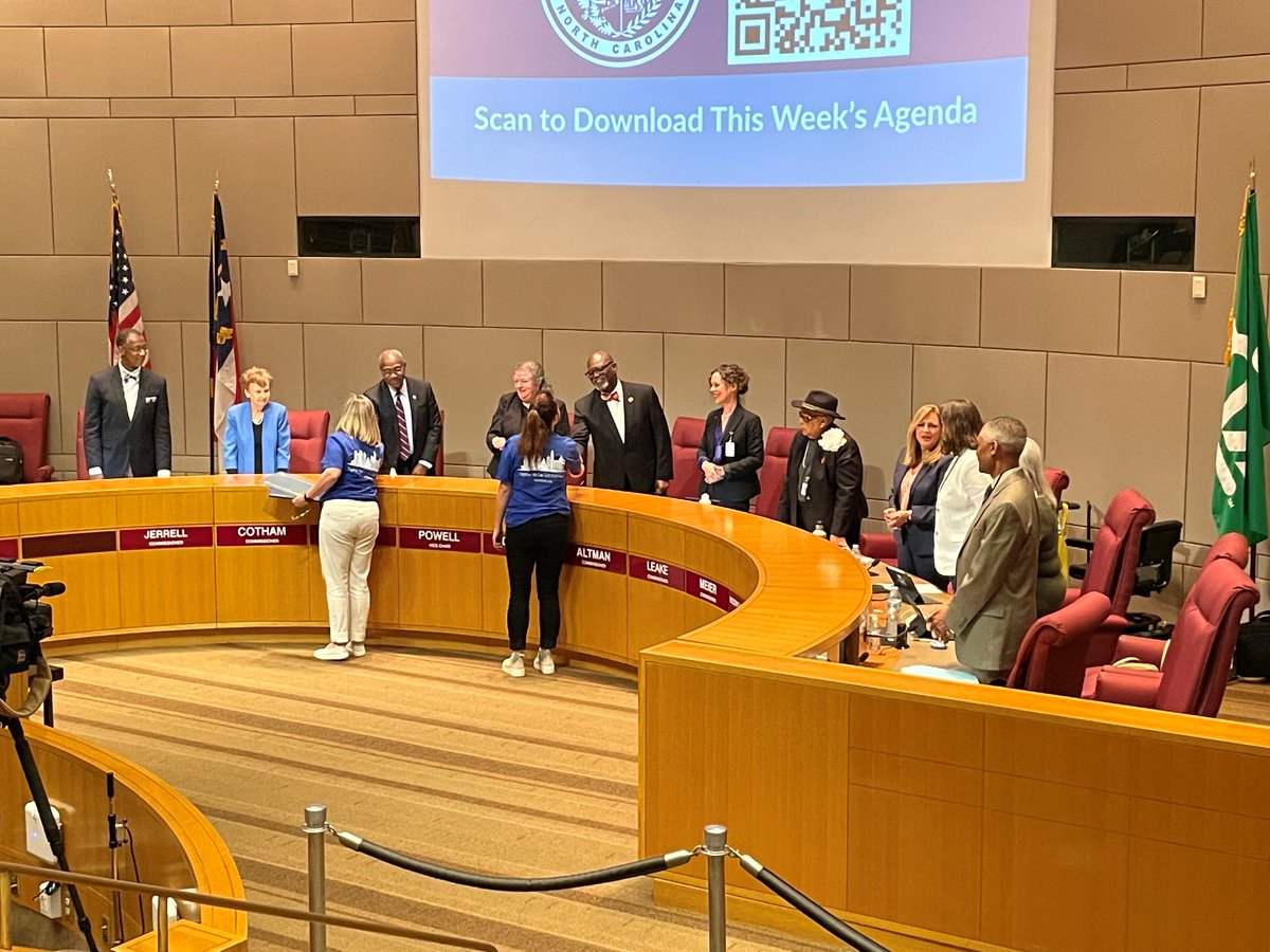 Meck End Child Abuse (@meck4kids) on Twitter photo Members of our team attended a <a href="/MeckCounty/">Mecklenburg County</a> Commissioners meeting to accept the Child Abuse Prevention Month proclamation! We're thankful for leaders who know how important it is to build great childhoods to improve community's wellbeing. #PreventionInPartnership #Meck4Kids Members of our team attended a <a href="/MeckCounty/">Mecklenburg County</a> Commissioners meeting to accept the Child Abuse Prevention Month proclamation! We're thankful for leaders who know how important it is to build great childhoods to improve community's wellbeing. #PreventionInPartnership #Meck4Kids