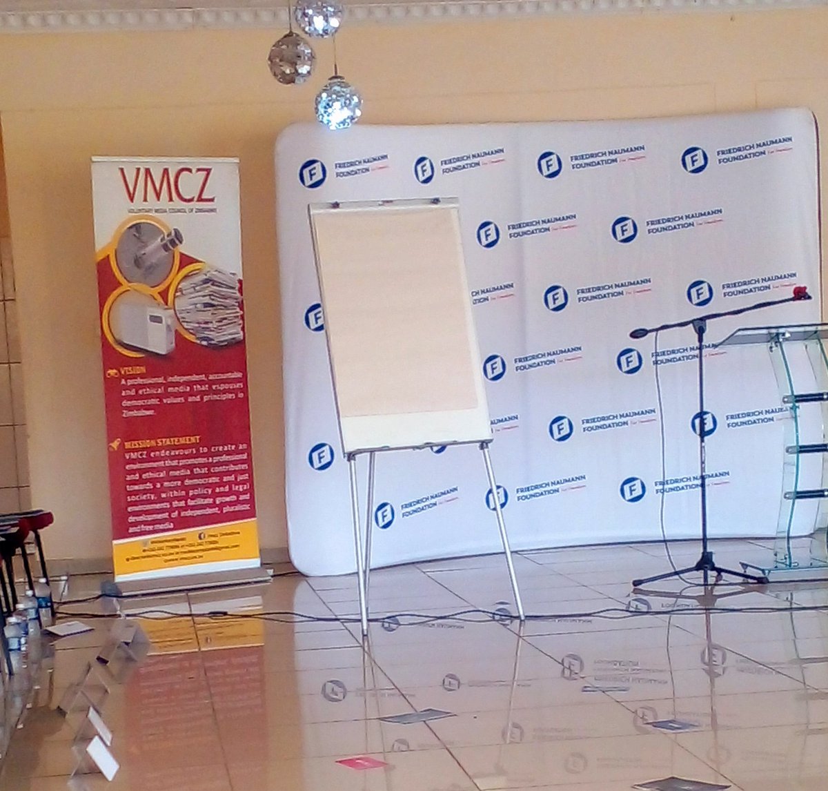 A few takeaways from the National Journalism Summer School Conference.

In order to develop your career; you can try doing the following, do free online short courses, learn at least one international language, network via seminars, workshops, etc
Thread 1/1