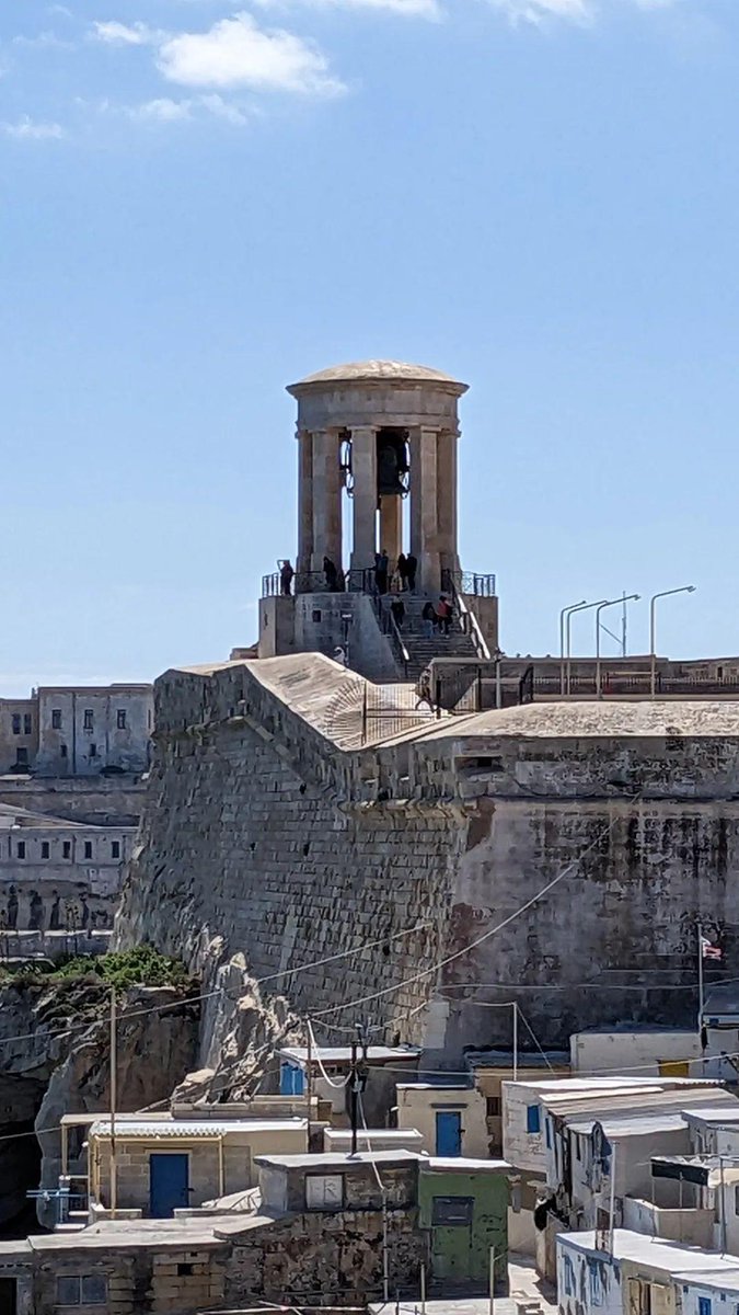 Und hier ein paar Bilder aus Valletta/Malta #Valletta #Malta #Reisen #Travel #Unterwegs #Sonne #Palmen #Treppe #Wasser