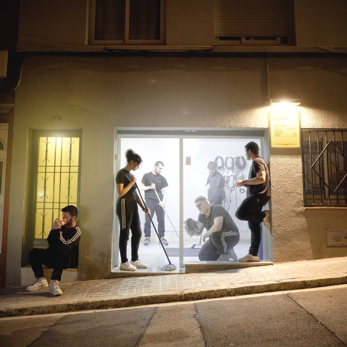 304collective's tweet photo. Aquesta és la portada de "El Sotanillo" el nostre àlbum, debut, que veurà la llum aquest mateix divendres 7, estigueu atentes!👀

Aquest treball es compren de 8 cançons molt diverses entre les quals s'hi troben 𝟰 colabos🤝, sou capaces d'endevinar-les⁉️ Deixeu-ho als comentaris https://t.co/NeufeJFNCU