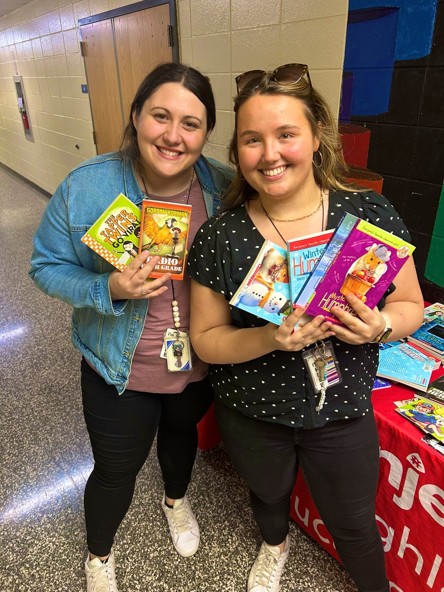 MsLeonardoClass's tweet image. Bingo for Books 2023. Books, pizza, popcorn and fun! What more could you ask for? 📚🍿🍕