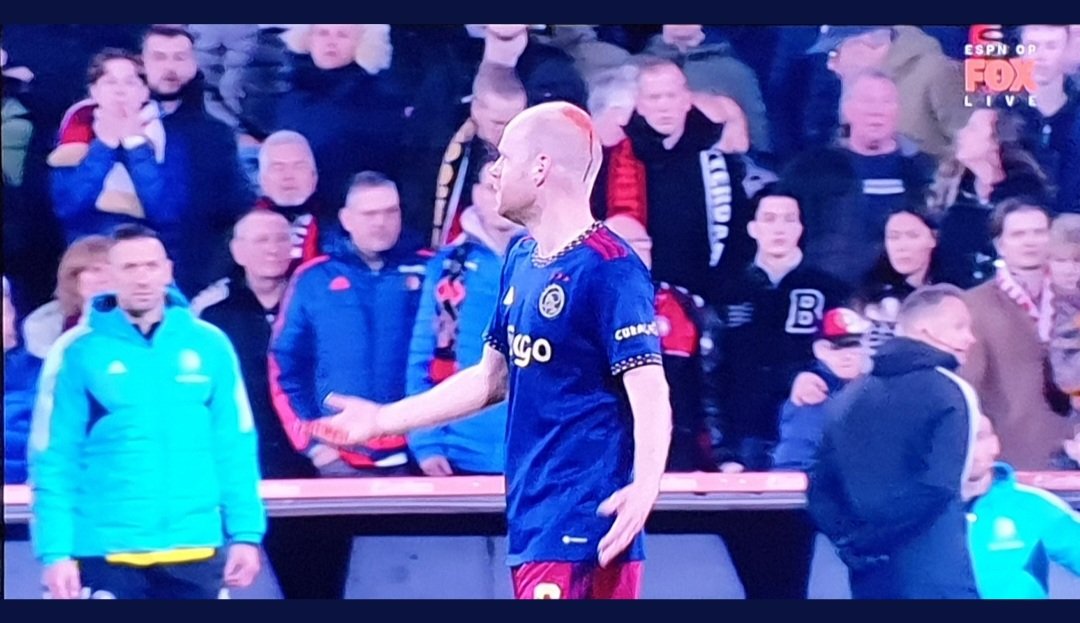 WalsTamara's tweet image. Schandalig, echt te belachelijk voor woorden! @AFCAjax bus instappen en wegwezen, niet acceptabel! #feya