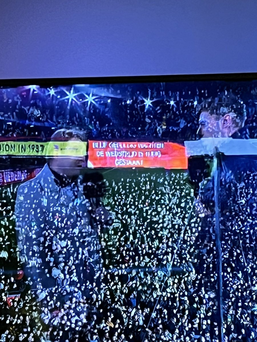 slowpokedj's tweet photo. De wedstrijd is nou net niet “ tijdig gestaakt! “ 🥺
#tijdig #feyaja #feyenoord https://t.co/tbDh9Km3xY