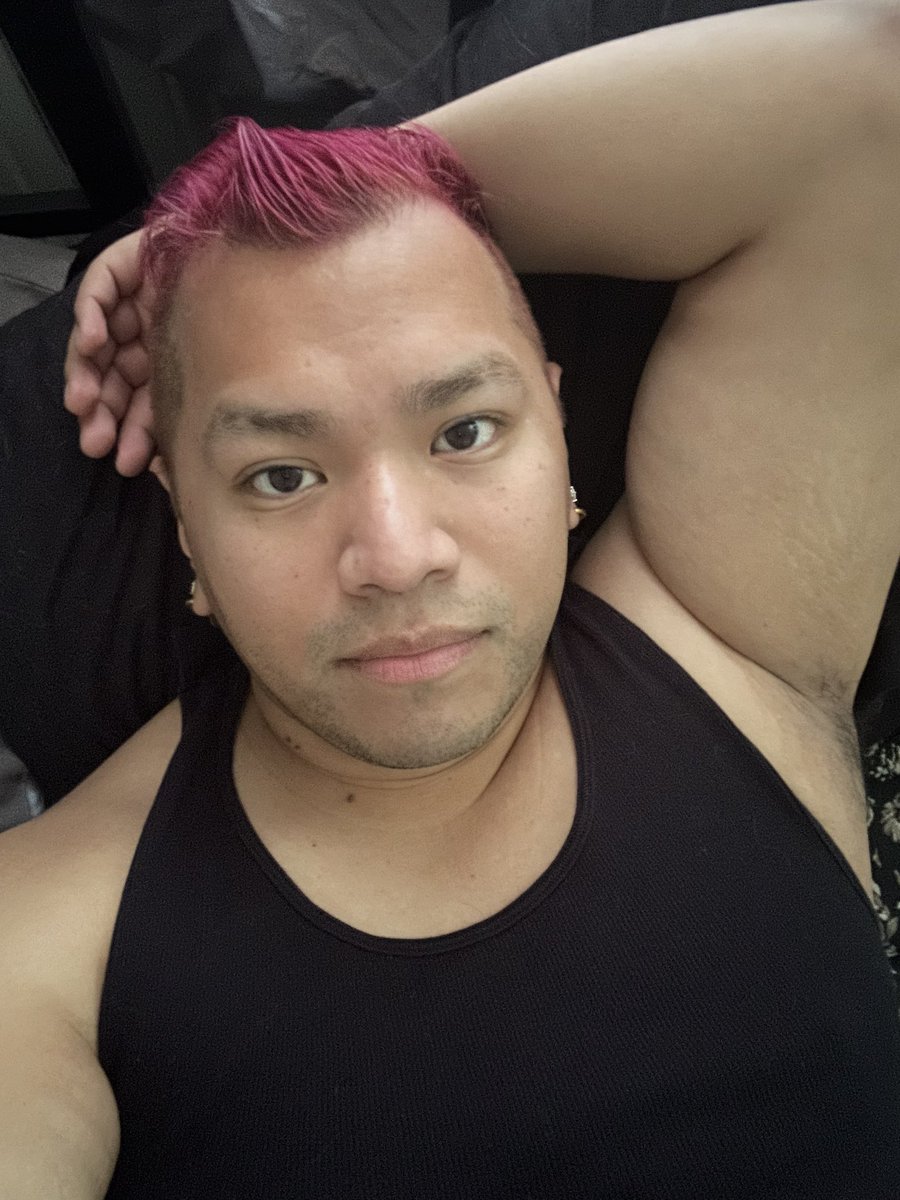 Who this?
#gay #domdaddy #musclegrowth #thickmen #gaybear #gaycub #sexymen #colorhair