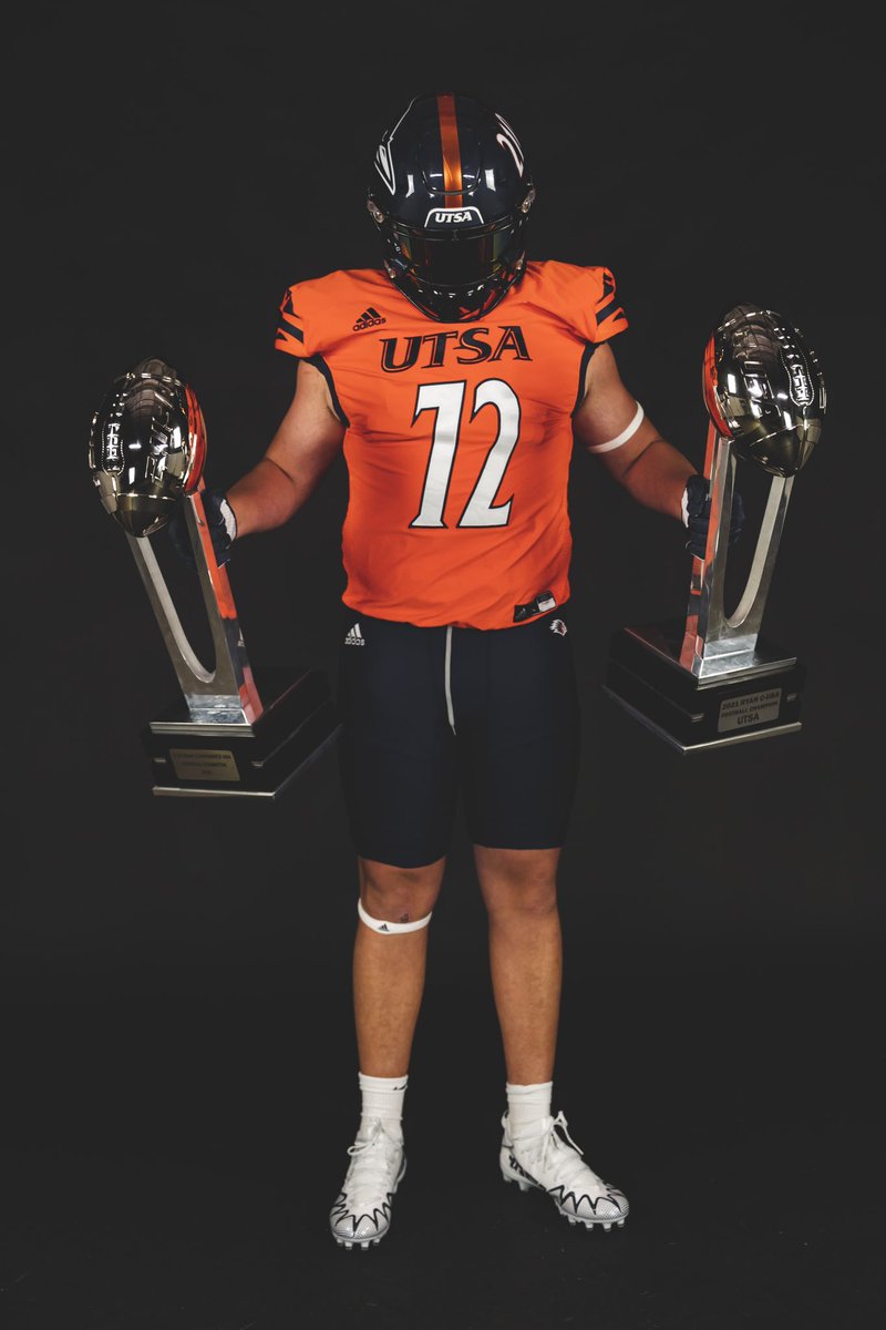 Thank you <a href="/UTSAFTBL/">UTSA Football 🏈</a> for having my family and I on campus today. Amazing coaching staff and great facilities! Thank you for having me <a href="/HunterRittimann/">Hunter Rittimann</a> <a href="/Coach_TPreston/">Coach Tyler Preston</a> <a href="/KurtTraylor/">Coach Kurt Traylor</a> <a href="/CoachTraylor/">Jeff Traylor</a> <a href="/BDammone/">Along The Wire</a>