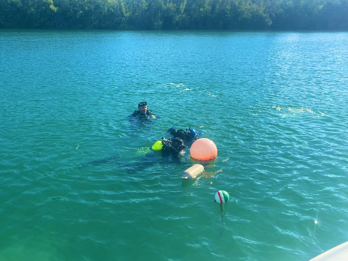 MPDMarinePatrol's tweet photo. Today @MPDMarinePatrol spent a day removing derelict and abandoned mooring buoys, lines and anchors from @CityofMiami #MiamiMarineStadium. Some of the buoys were submerged below the surface, creating a navigation hazard for unsuspecting mariners. 🐟⚓️🛥️🚤⛵️ https://t.co/BKryD1f4NS