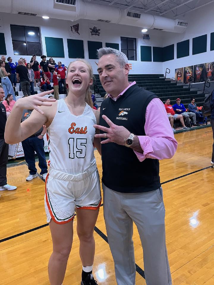 EL_LadyMustangs's tweet photo. I am proud of you Kid! Hard work creates Great Opportunity! You earned it! Love Ya and gonna Miss you around here! Go USCB! Go Lady Mustangs! https://t.co/zEYW3GQGC4