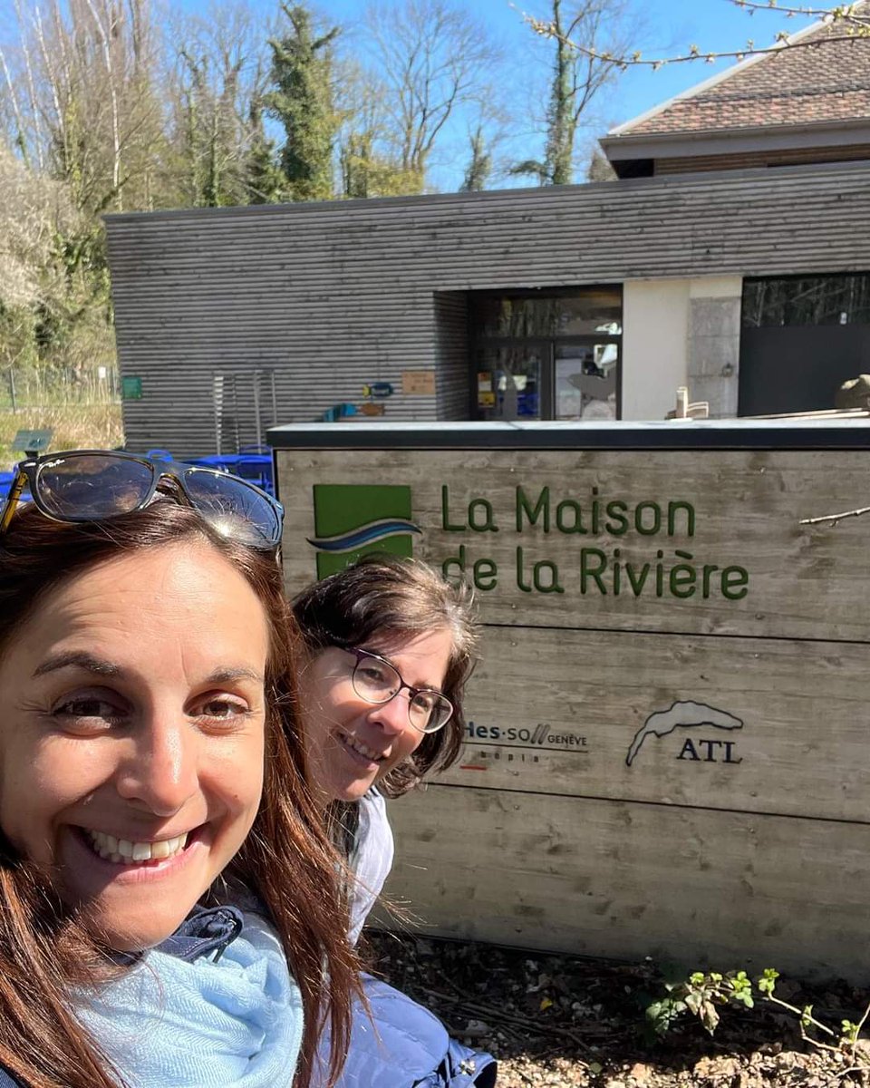 Vertliberaux_VD's tweet photo. #MarcheBleue entre Etoy et Morges. Les défis en cours et à venir afin de tenir nos engagements climatiques sont nombreux et conséquents mais il est encore temps de se mettre en marche avec @taniaseverin (#Etoy) et @laetitiamorandi (#Morges) Municipales Vert'libérales ! https://t.co/biOPGd4omA