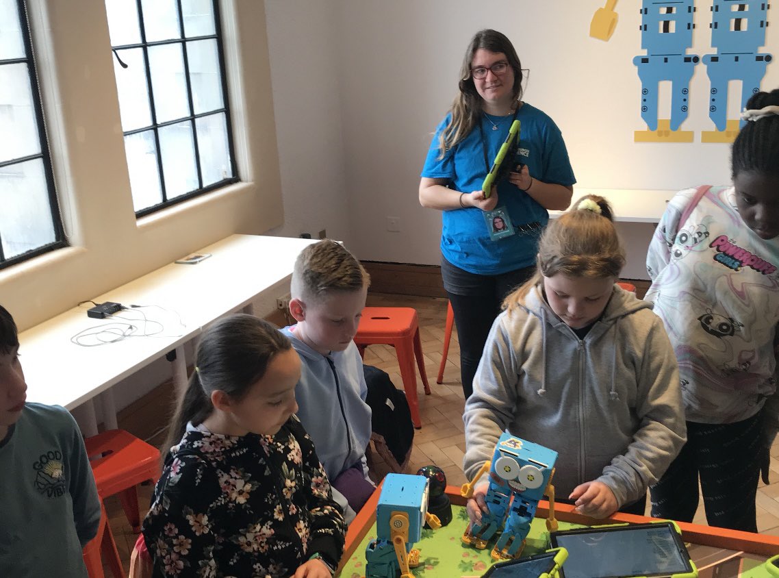 RippleRestalrig's tweet photo. 3rd trip of the Easter Programme, 2nd trip to the Science Festival and the fun just keeps coming… and we now have diploma’s in Build the change @EdSciFest #creativecoding #ERSurgery #legobuilders #sciencefun https://t.co/zFvffR0elH