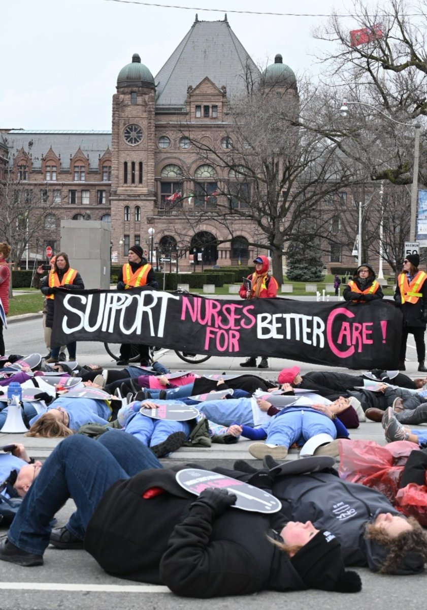birgitomo's tweet image. Dear @fordnation 

Have you seen this? Nurses are out on the streets to demand better &amp;amp; to  stop privatization of healthcare. 

Nurses die-in to protest a collapsed health system. Nurses have had enough! Are you listening, Doug? #onpoli #onhealth #cdnpoli #StopPrivatization