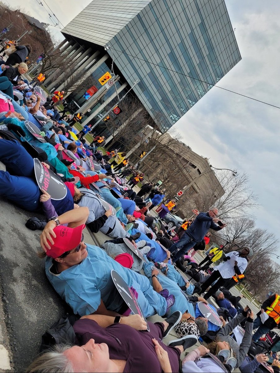 birgitomo's tweet image. Dear @fordnation 

Have you seen this? Nurses are out on the streets to demand better &amp;amp; to  stop privatization of healthcare. 

Nurses die-in to protest a collapsed health system. Nurses have had enough! Are you listening, Doug? #onpoli #onhealth #cdnpoli #StopPrivatization