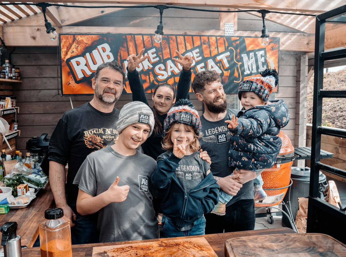 DerekRandall18's tweet photo. My son in law Jack with grandaughter, Nellie in arms with Dexter in front on right, advertising #angusandoink meat rubs ,on holiday in Scotland,So Proud https://t.co/eXXemUksZx
