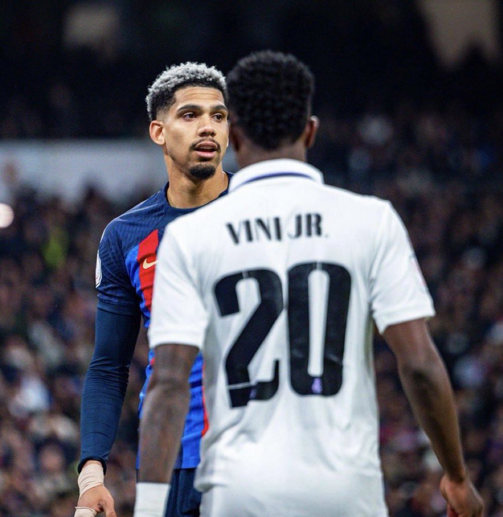 CFC_Janty's tweet photo. “Araujo always owns Vinicius “

Vinicius has now given Araujo an own goal And scored against him for the past two El Classicos 😂 https://t.co/AowlWfpUiN