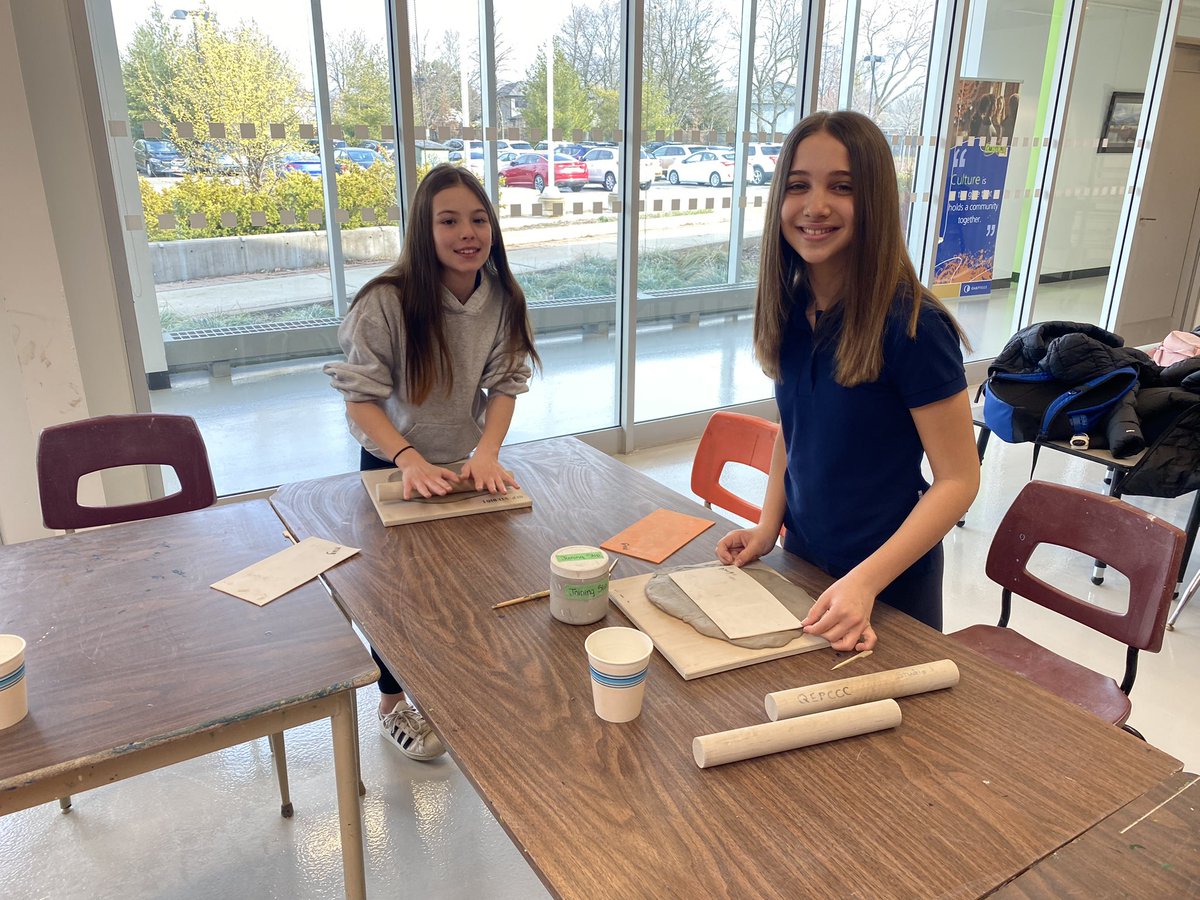 Miss_FergusonH's tweet photo. We had such a fun filled day at QE Cultural Centre making mugs and structures in two workshops. It was so nice to see students helping one another out during hurdles in their projects. Team work makes the dream work! @StGregoryHCDSB https://t.co/hXMWl69S1e