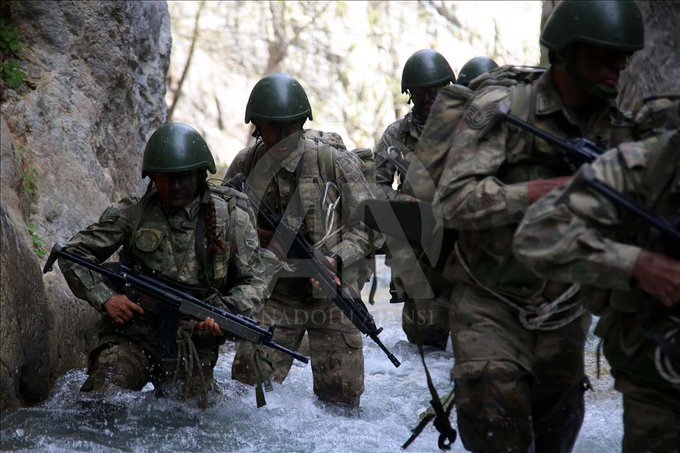 #AstsubayınaSahipÇık
Gün Astsubaylara sahip çıkma günüdür. Bugün değilse ne zaman?
<a href="/RTErdogan/">Recep Tayyip Erdoğan</a> <a href="/kilicdarogluk/">Kemal Kılıçdaroğlu</a> <a href="/meral_aksener/">Meral Akşener</a> <a href="/tcsavunma/">T.C. Millî Savunma Bakanlığı</a> @Hulusi__Akar <a href="/vekilince/">Muharrem İNCE</a> <a href="/mustafaelitas/">Mustafa Elitaş</a> @yilmaz_ismet58 @FOXhaber