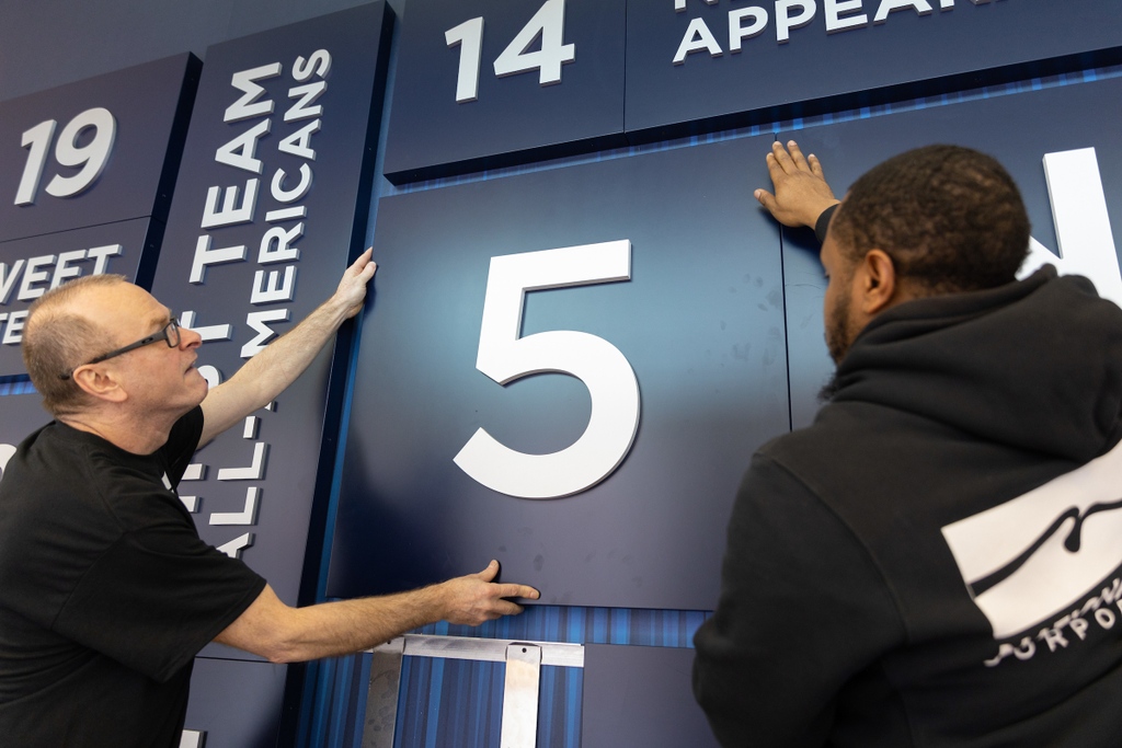 NationalSignCT's tweet image. Congratulations to @UConnMBB on being National Champions 🏆 (again)! 
⁠
We have never been more excited to expedite an order as we were with the big number “5” next to “National Championships” on your records board in Werth.
⁠
#wehandleitall #nationalsignct #HU5KIES