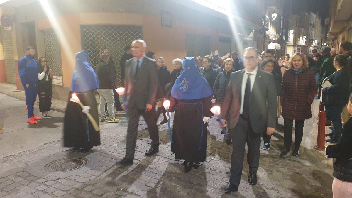 Los concejales del Partit Popular Alzira asi como el candidato @joselupalacios han participado en diferentes actos de nuestra Semana Santa.

Deseamos a todos una Feliz Semana Santa.