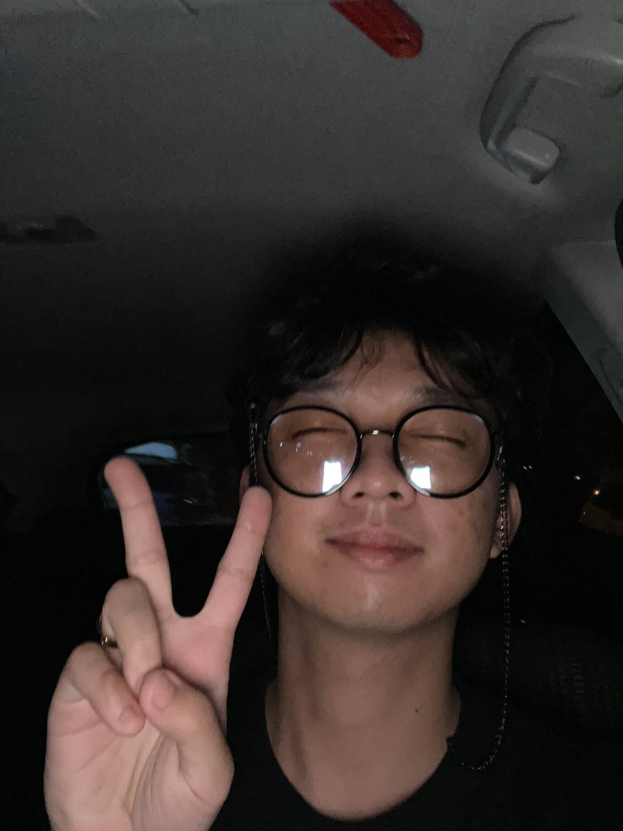 Dimasharun's tweet photo. Waktunya twitteran lagi🥹 https://t.co/bsTNzyKdkE