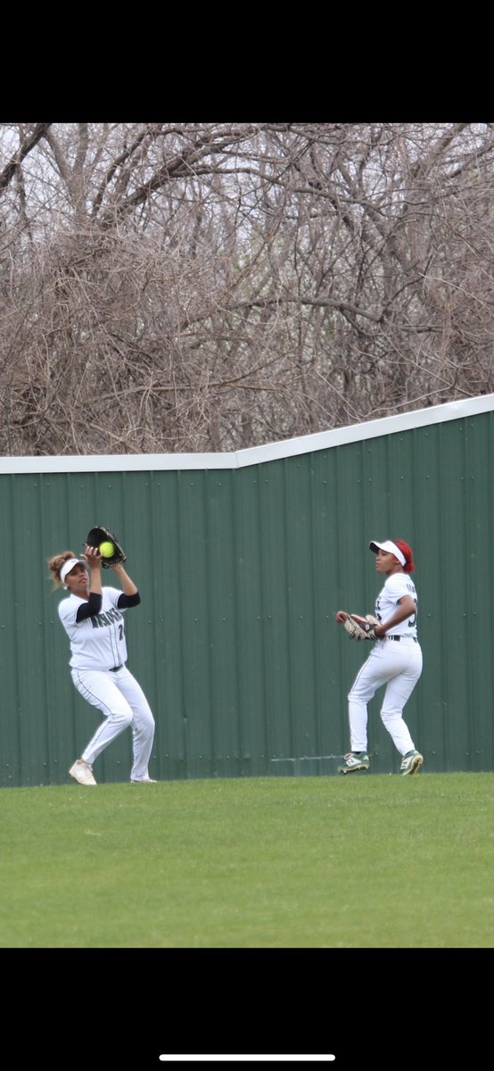 MuskogeeA's tweet photo. Muskogee Softball with big wins yesterday Owasso 6 to 1 and Bixby 14 to 6 https://t.co/dmrwMGdfeH