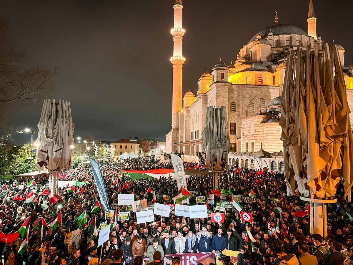 ihhinsaniyardim's tweet photo. 🇹🇷 İstanbul ayakta! | 🇵🇸 Mescid-i Aksa sahipsiz değildir! https://t.co/mnMA5tTD6b