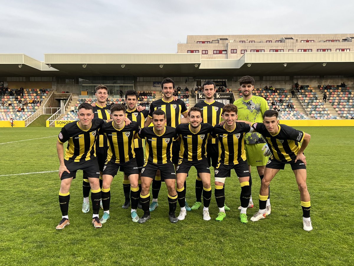 alexmurillas's tweet photo. 😳 La victoria frente al @aurreravitoria (8-1) es la MAYOR GOLEADA del Barakaldo desde 1992, en un @BarakaldoCF 7-1 Osasuna Prom. 

Es la primera vez que los fabriles marcan 8 tantos desde en 1972, tras el 8-0 frente al Lemos.

2o partido con más de 6 goles de diferencia del año. https://t.co/oshmIDRDuB