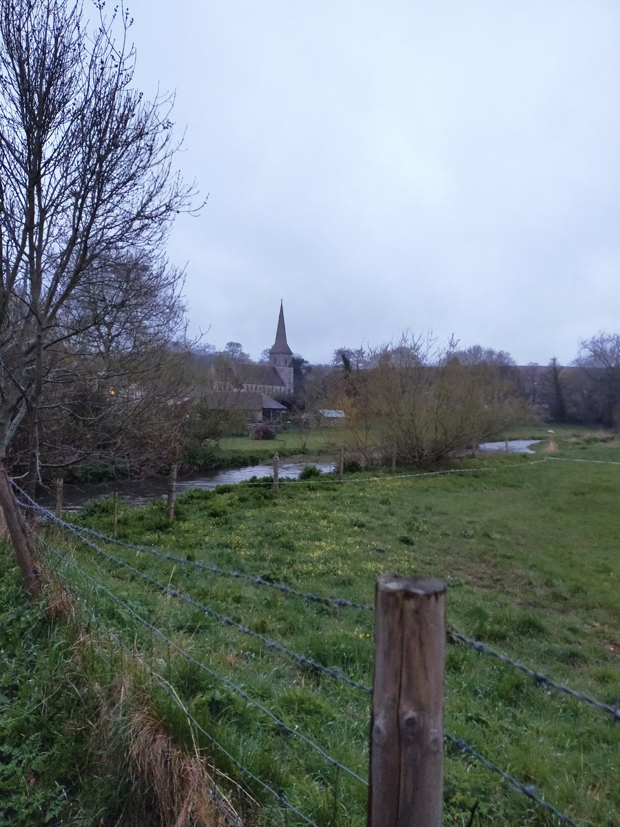 Revd_Leila's tweet photo. Lovely drizzly dog walk to Bradford Peverell for compline tonight! 4% of the village showed up. This church is a true beacon in the centre of her community.
@DioSalisbury #realrural #ruralchurch https://t.co/RNlIGcw0Sn