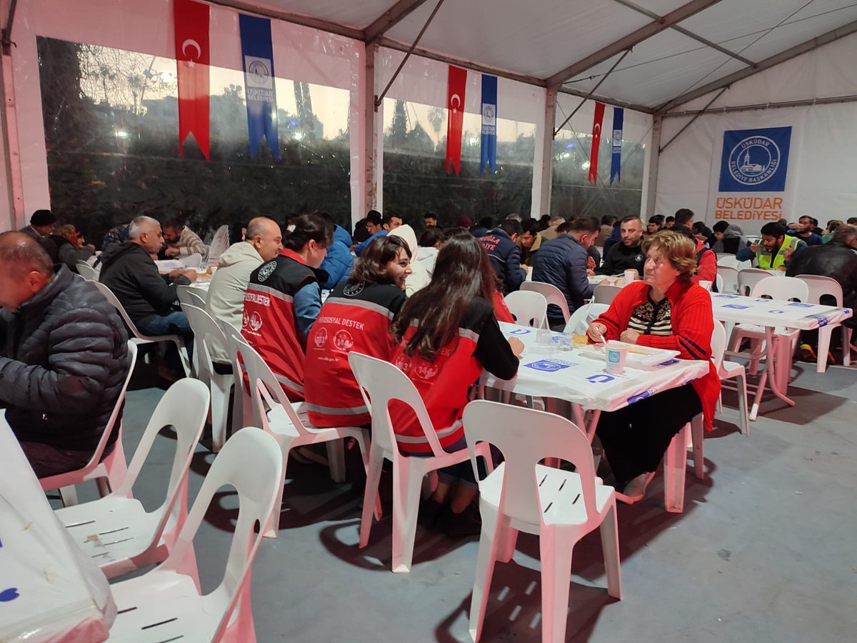 BalamanYmaz's tweet photo. Çadır kentlerde kalan vatandaşlarımız ile iftar yapmanın hazzını yaşadık. https://t.co/uPjA3sKRmT