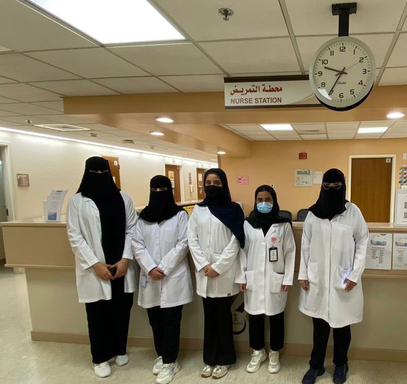 متدربات الخدمة الإجتماعية يزرن المرضى المنومين في #مستشفى_الأمير_محمد_بن_عبدالعزيز_بالرياض  ، ويقدمن الهدايا ضمن اطار المسؤولية المجتمعية 

#رمضان 
#تجمع_الرياض_الصحي_الثاني