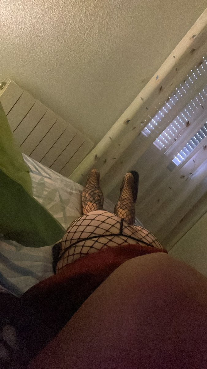 cd21madrid's tweet photo. Solita en casa con ganas de compañía en madrid Hehe interesados dm 😜😜😛🫣 https://t.co/kDiOaCMlx6