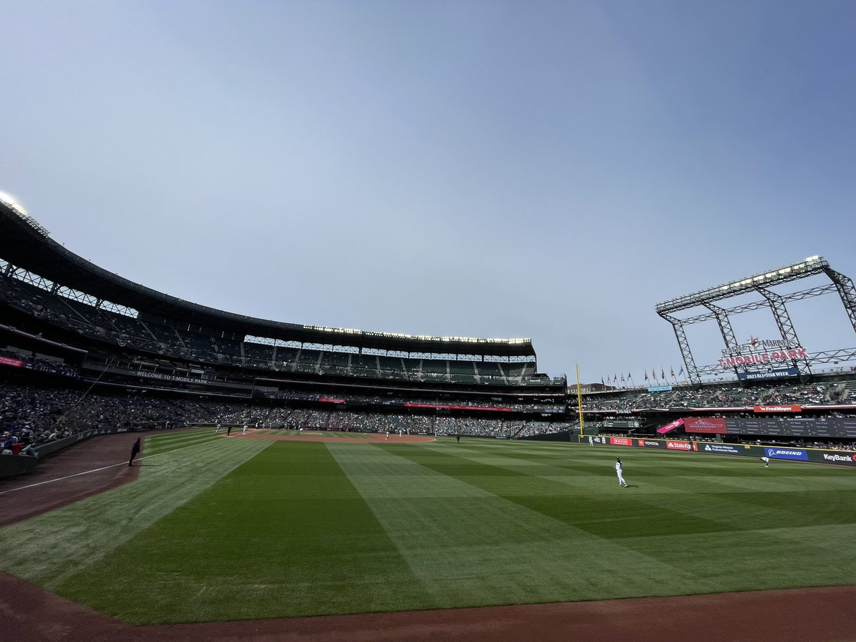 MarinerMojo55's tweet image. Afternoon baseball vibes!! #SeaUsRise #ChaosBall #WHEREiROOT