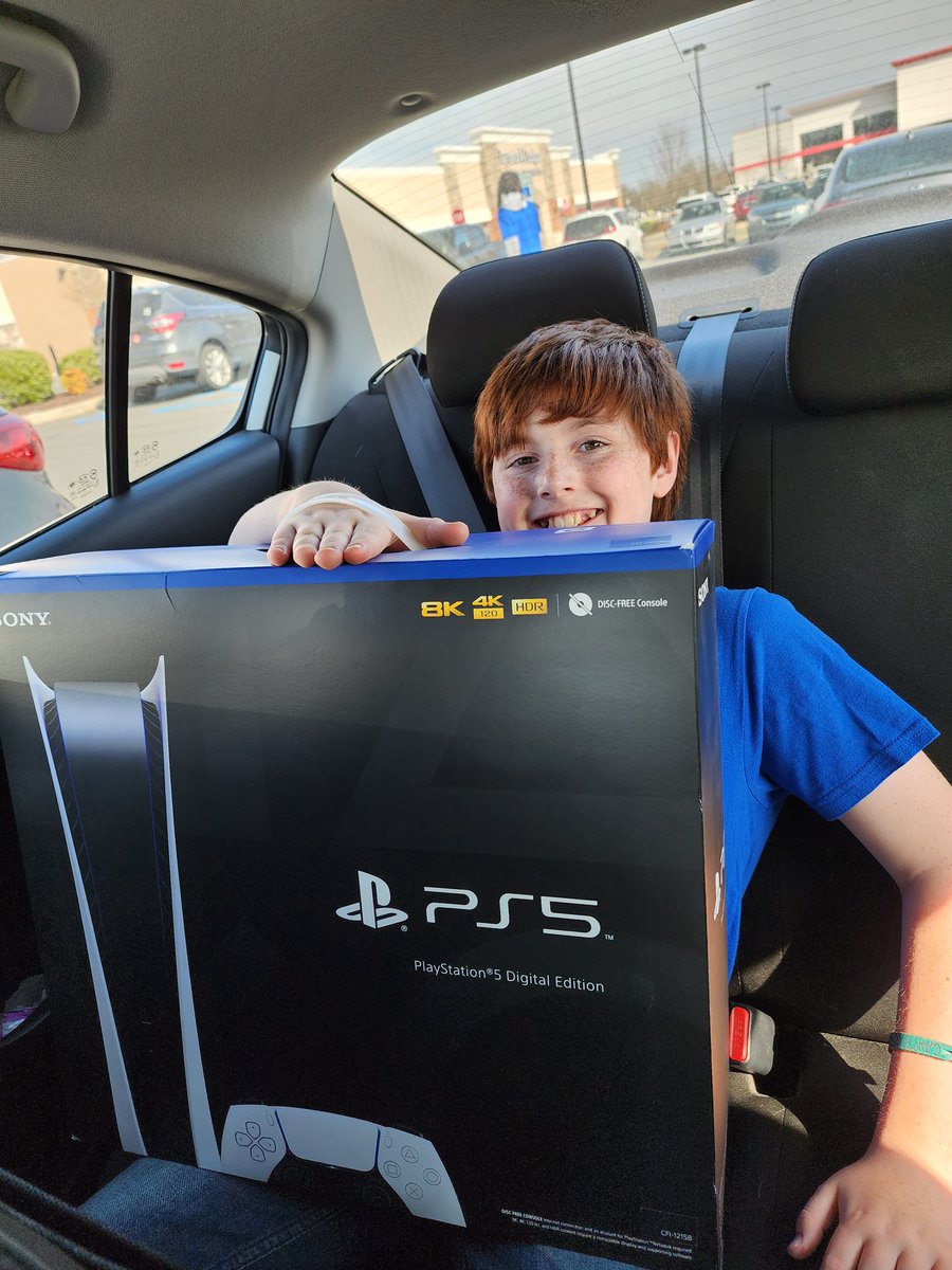 bulletdozer911's tweet photo. Super happy kid right here (: https://t.co/iOoqftlfzG