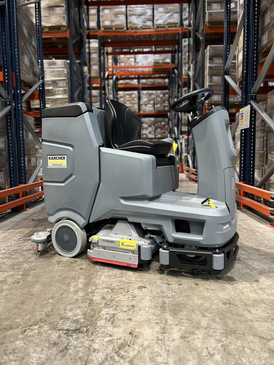 It’s a little bit smaller than other members of the fleet, but equally important! Having a clean and tidy environment to safely store clients products is imperative!
#GortonBrothersLtd #WarehouseStorage