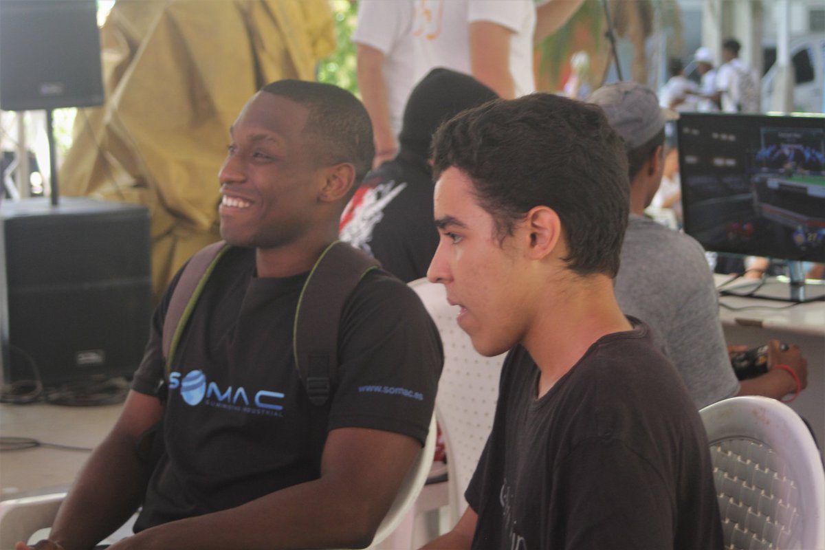 SmashCuba's tweet photo. Ayer fue un maravilloso día , nuestra comunidad una vez más realizó un  increíble trabajo , gracias a @adec_eSports y a @UIC_Cuba por la increíble oportunidad , maravilloso torneo, espero que todos la pasarán increíble, gracias a @LDM77701884 por sus mágicas fotos, todos felices https://t.co/gnP7WADJmq